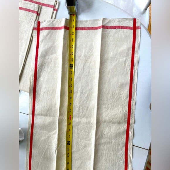 Two antique hand towels 31x17" - Picture 3 of 5